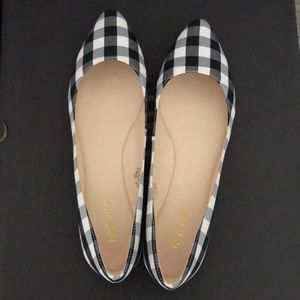 Brand new Nine West almond toe gingham flats